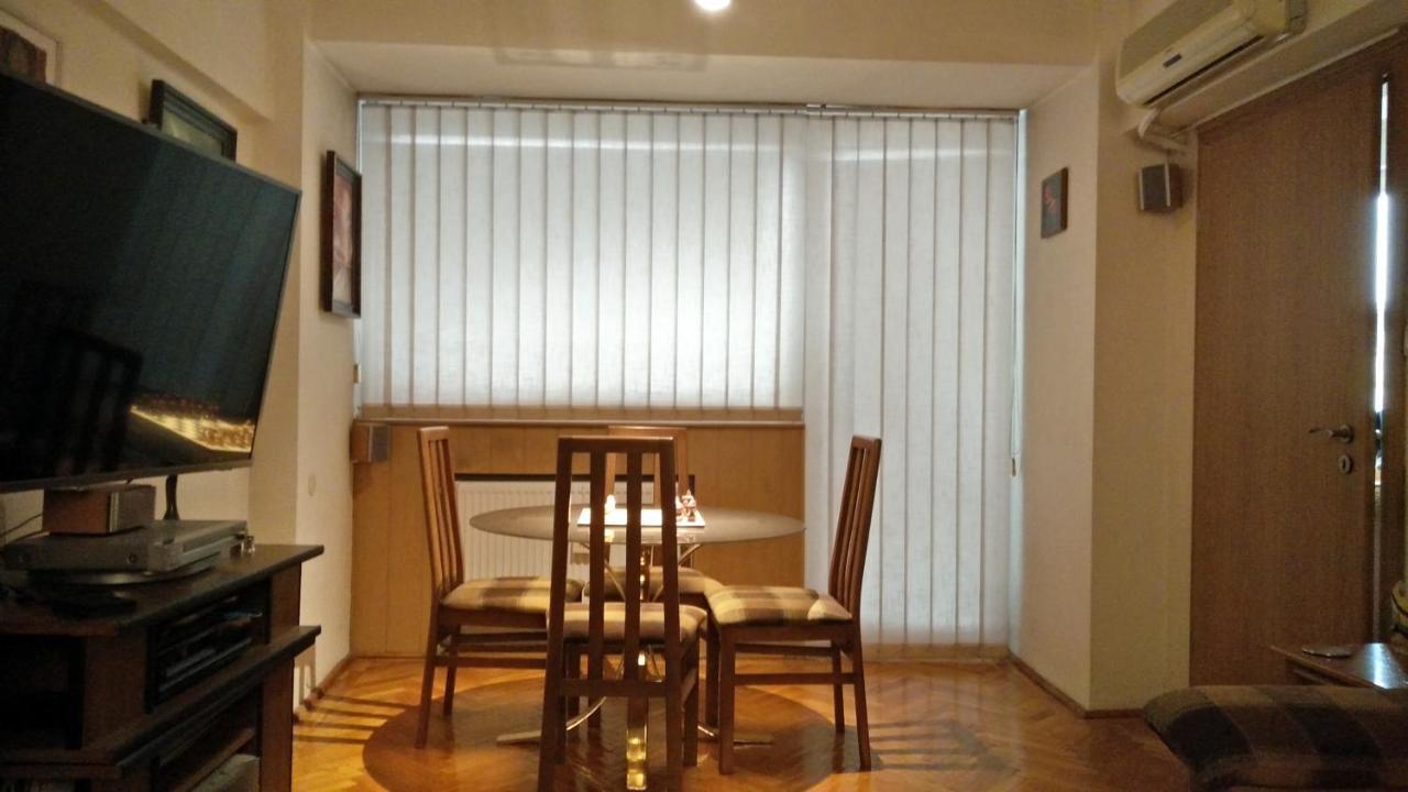 Rompromo Plus Accommodation Bukarest Exteriör bild