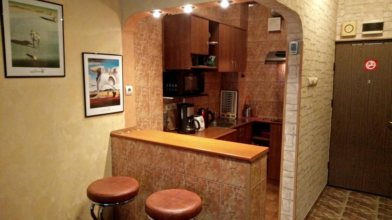 Rompromo Plus Accommodation Bukarest Exteriör bild
