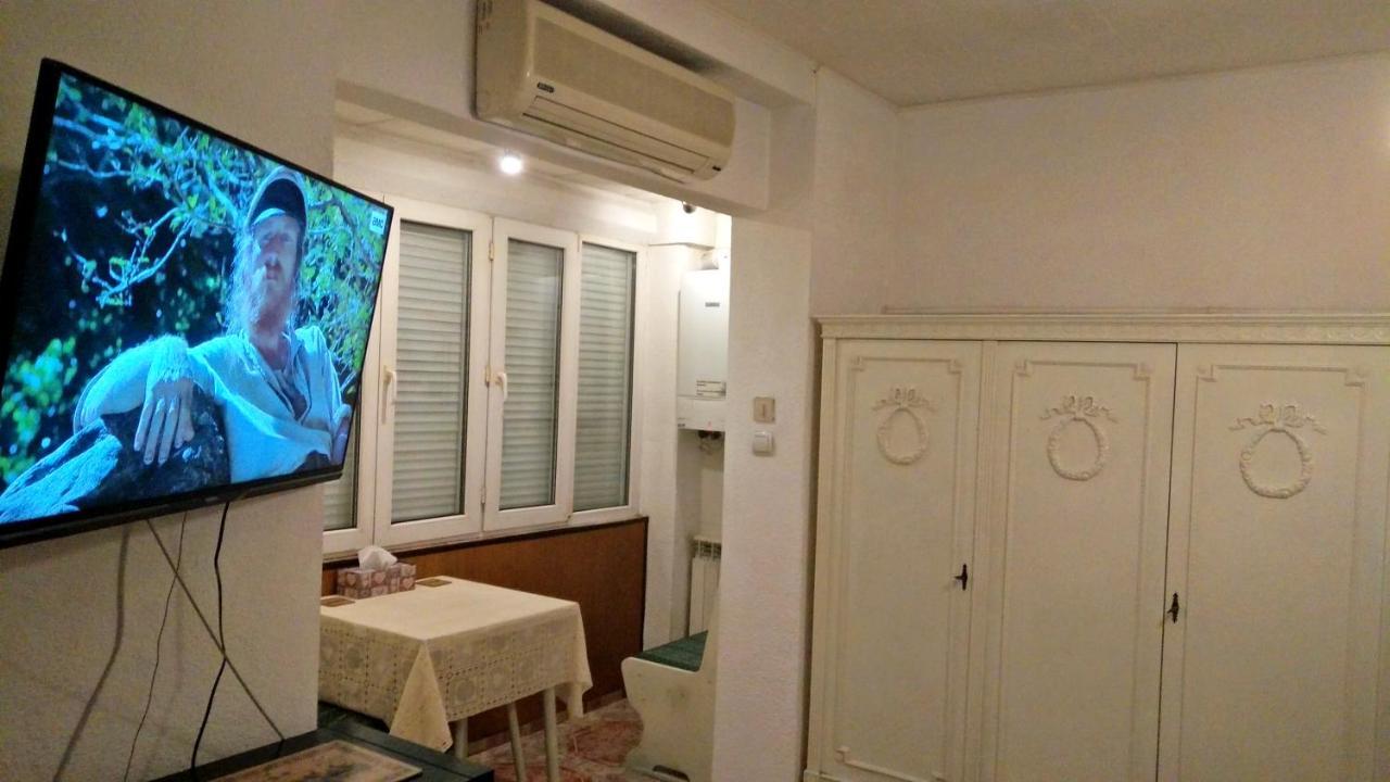 Rompromo Plus Accommodation Bukarest Exteriör bild