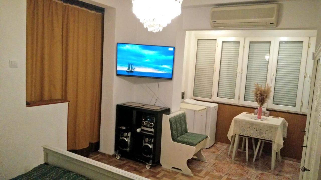 Rompromo Plus Accommodation Bukarest Exteriör bild