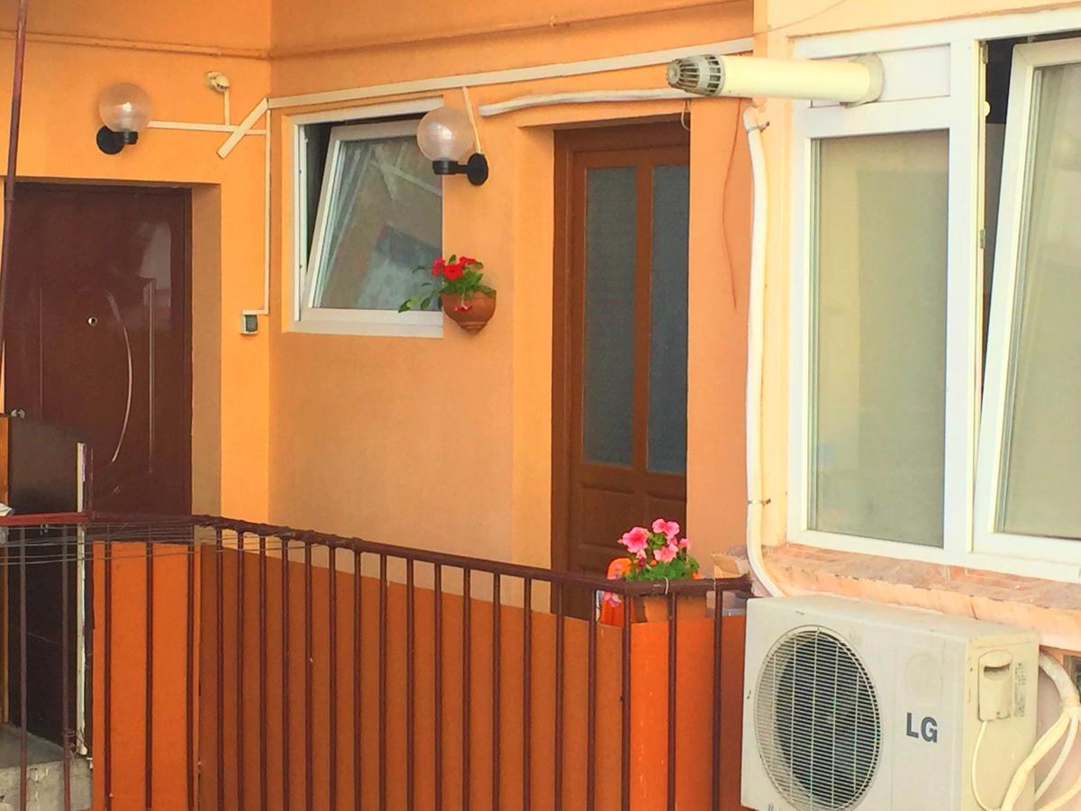 Rompromo Plus Accommodation Bukarest Exteriör bild