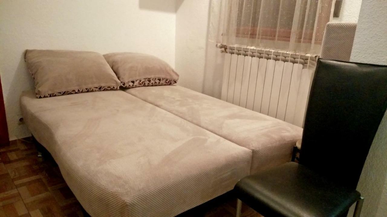 Rompromo Plus Accommodation Bukarest Exteriör bild